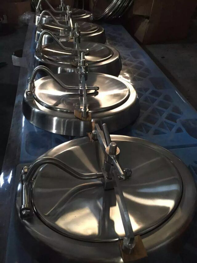 Sanitary stainless steel manhole cover for tank